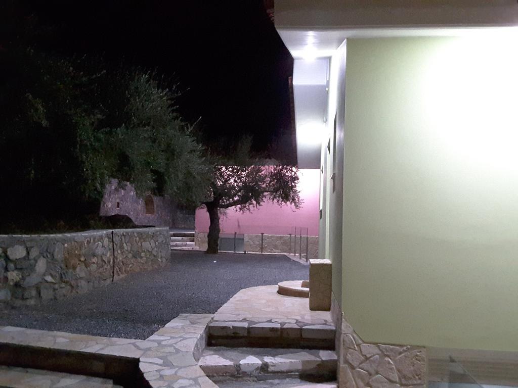 Shiraz Villas Каламата Экстерьер фото